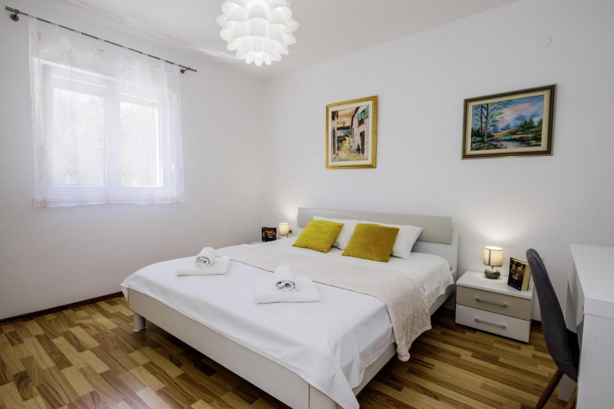 Ani In Trogir * Mittel-Dalmatien Hotel Seget Donji Exterior photo
