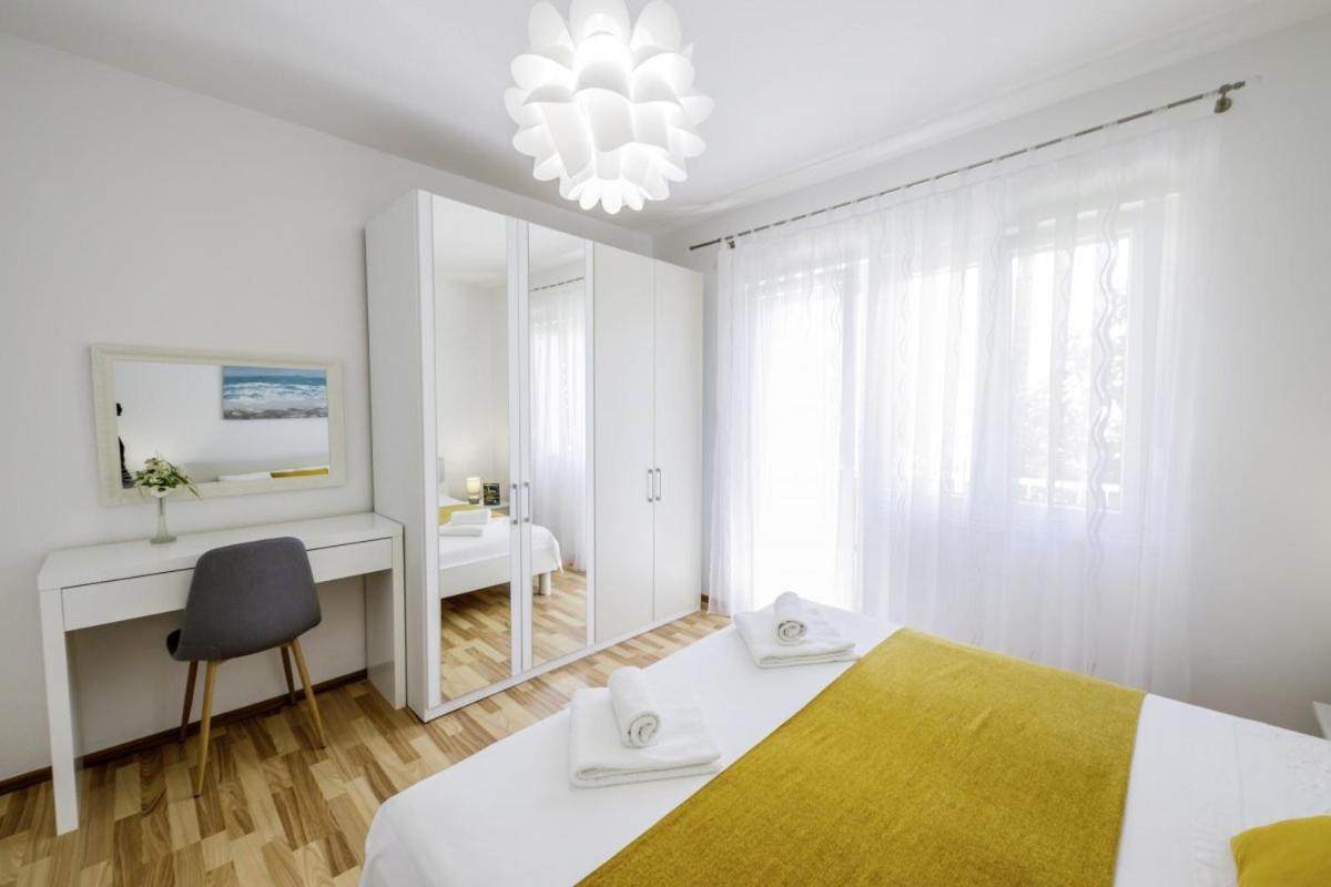 Ani In Trogir * Mittel-Dalmatien Hotel Seget Donji Exterior photo